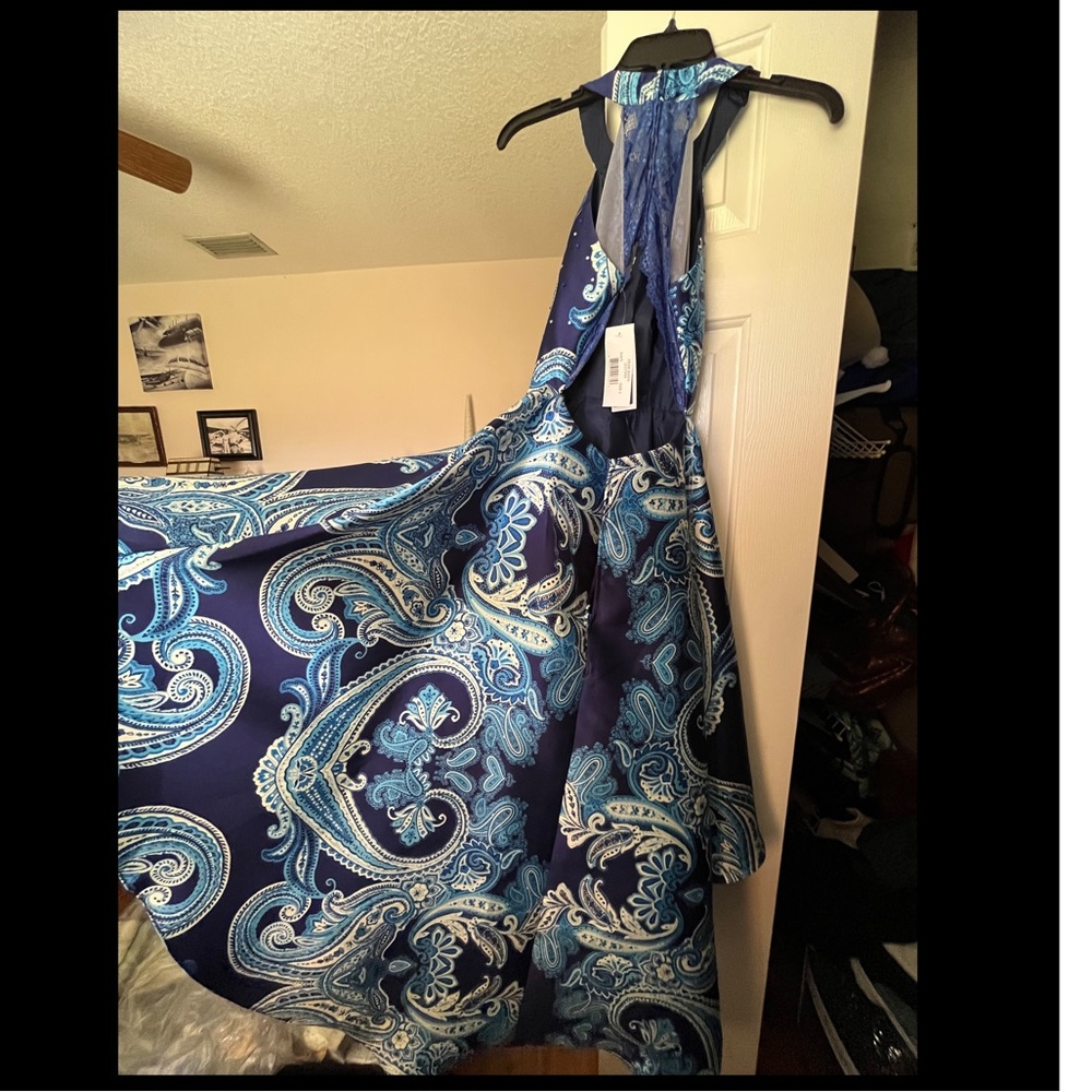Prom dress - Picture 2 of 3